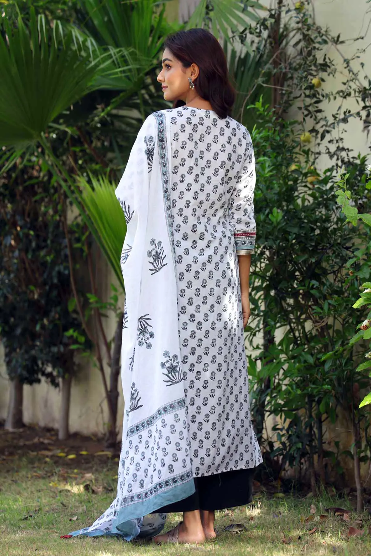 Straight Fit Hand Block Printed Kurta In Black And White Color
