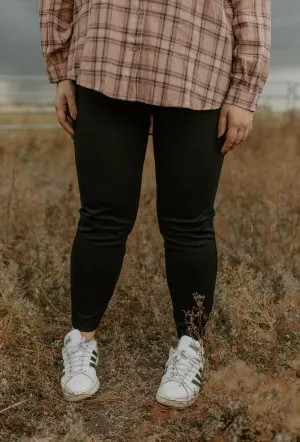 The Sakira Cropped Pants - Black - PLUS