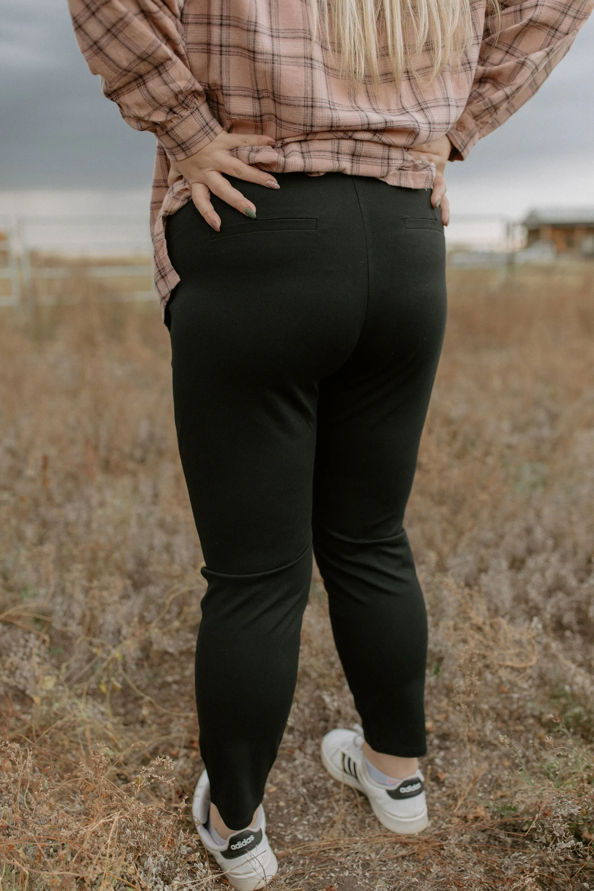 The Sakira Cropped Pants - Black - PLUS