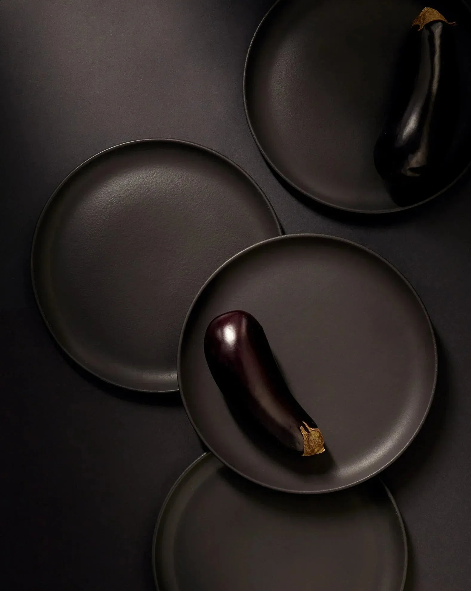 Tunisian Dinner Plate in Matte Black