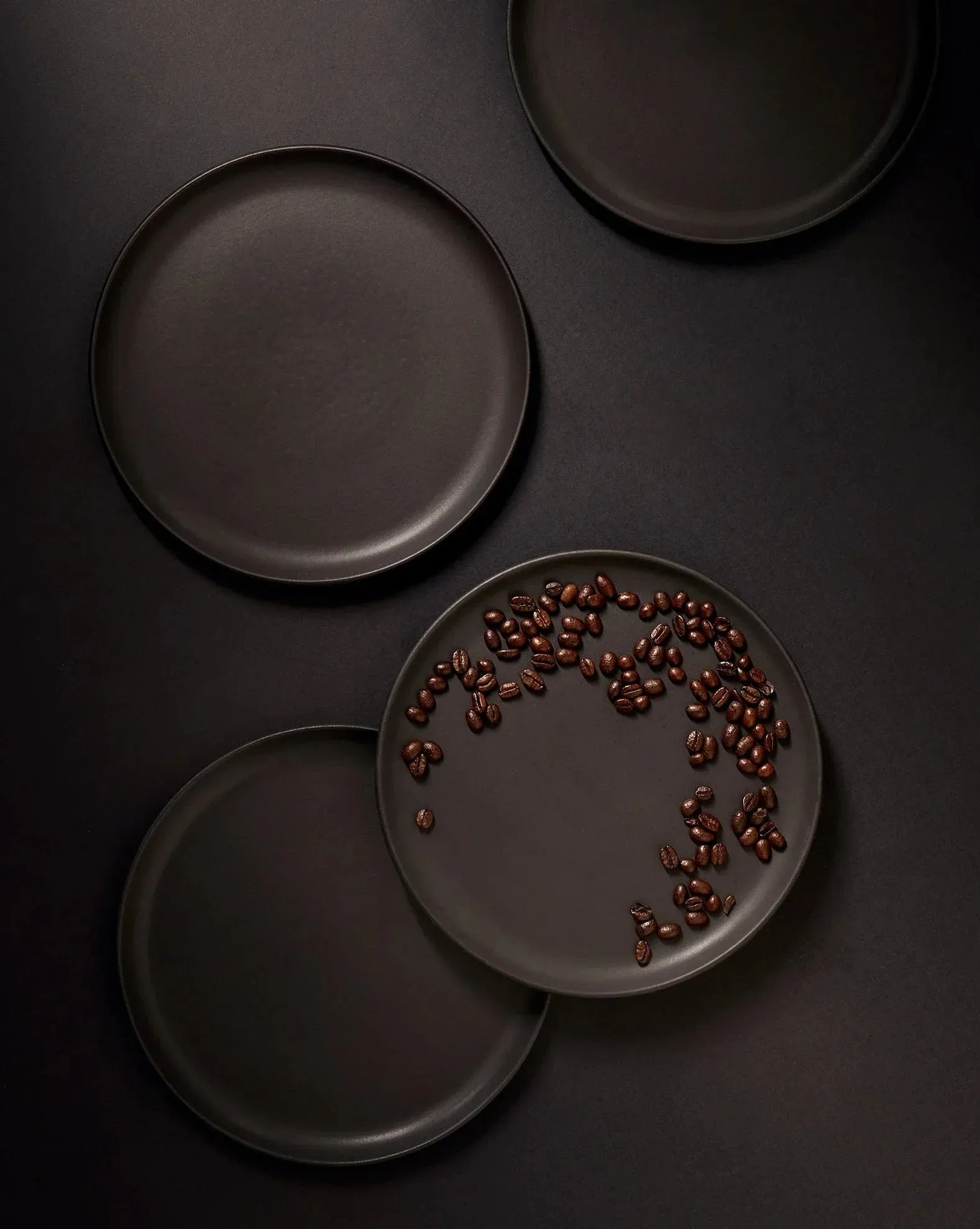 Tunisian Dinner Plate in Matte Black